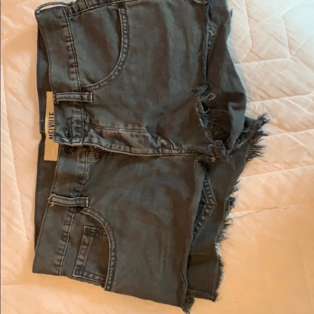 Brandy Melville- adorable cut off shorts